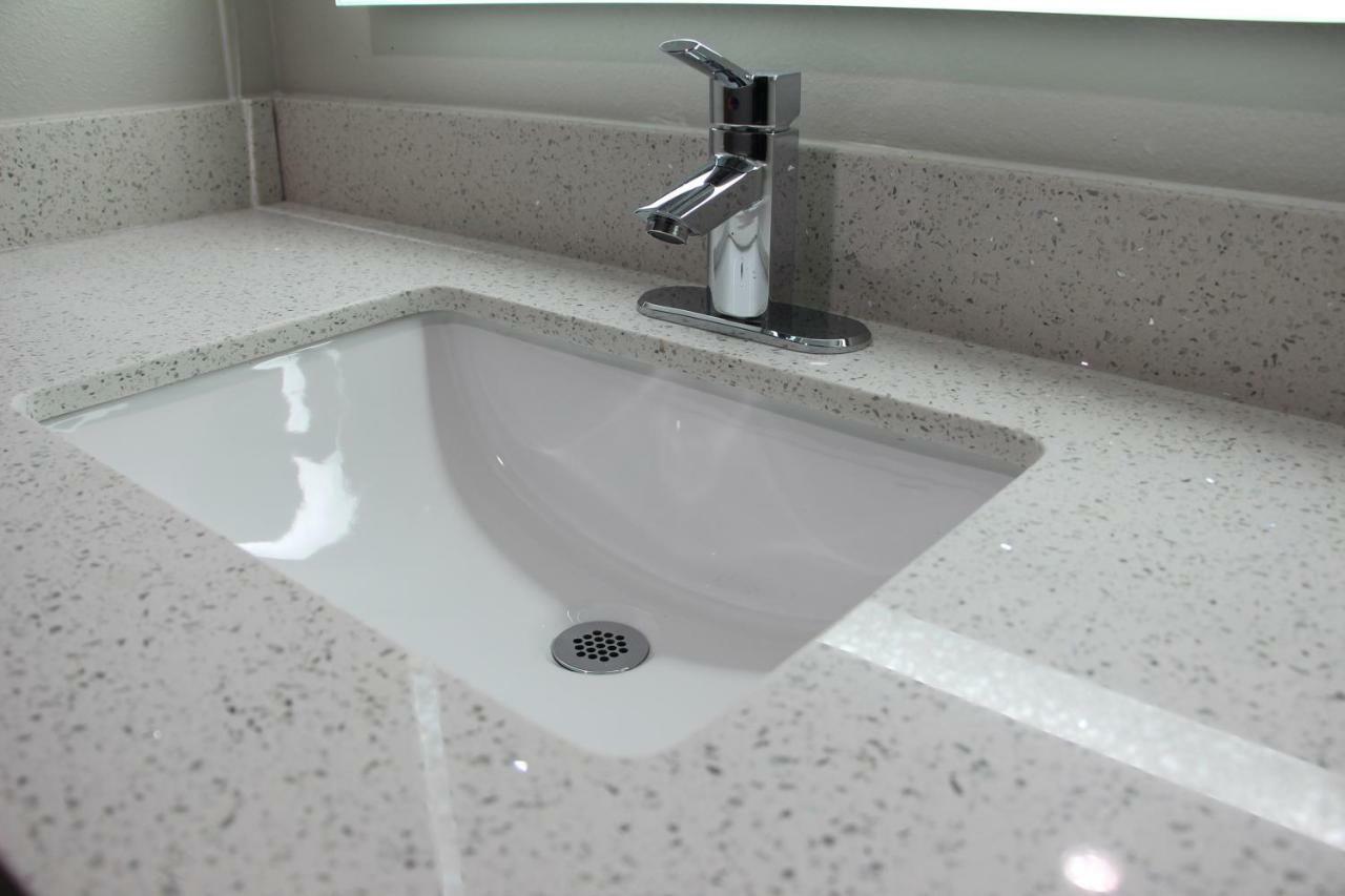 Westbridge Inn & Suites Carrollton Esterno foto