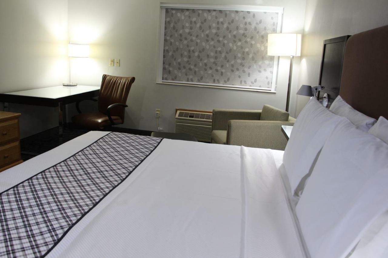 Westbridge Inn & Suites Carrollton Esterno foto